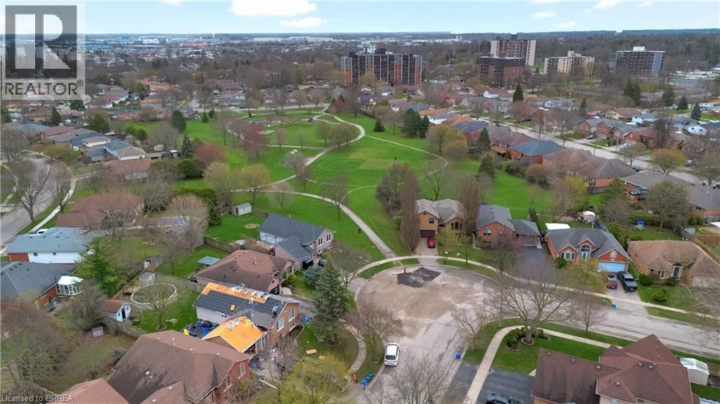 44 TRILLIUM WAY Image 32