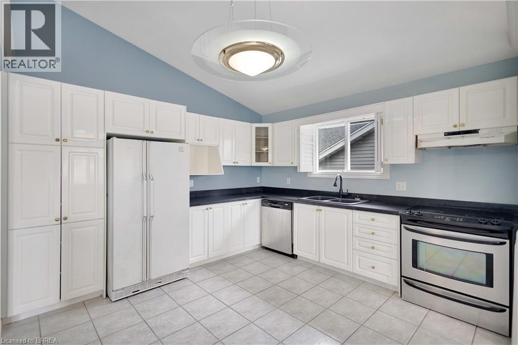 44 TRILLIUM WAY Image 7