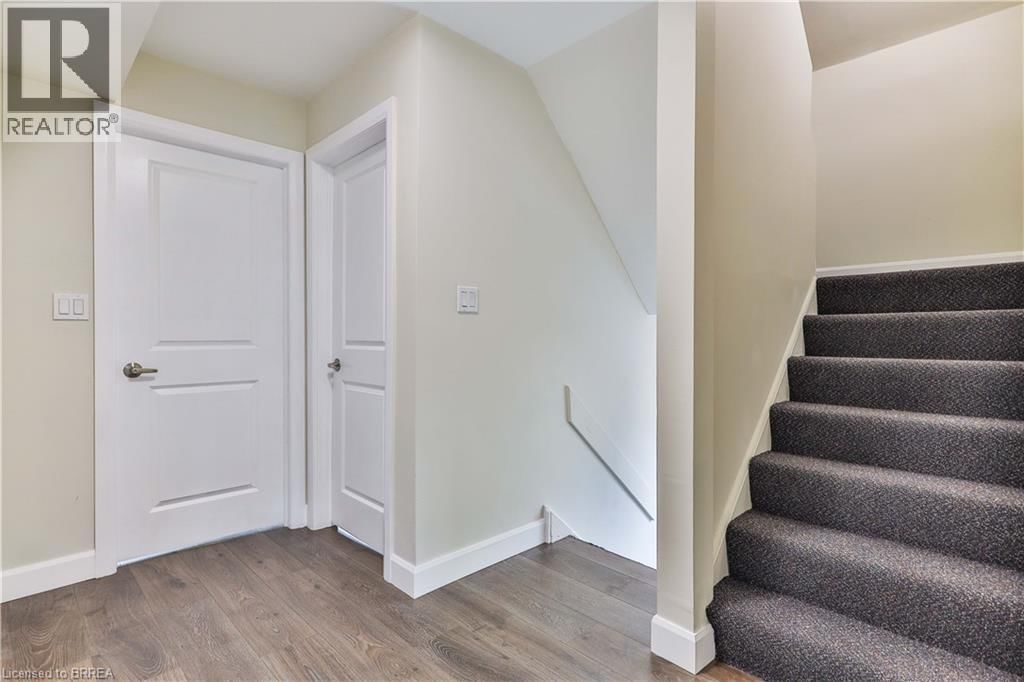 B - 321 DALHOUSIE STREET Image 12