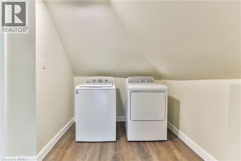 B - 321 DALHOUSIE STREET Image 18