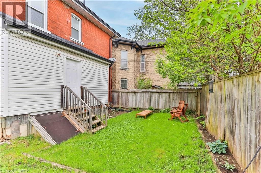 B - 321 DALHOUSIE STREET Image 19