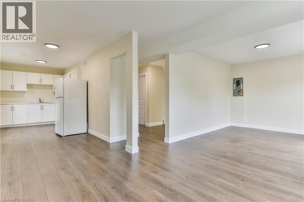 B - 321 DALHOUSIE STREET Image 4