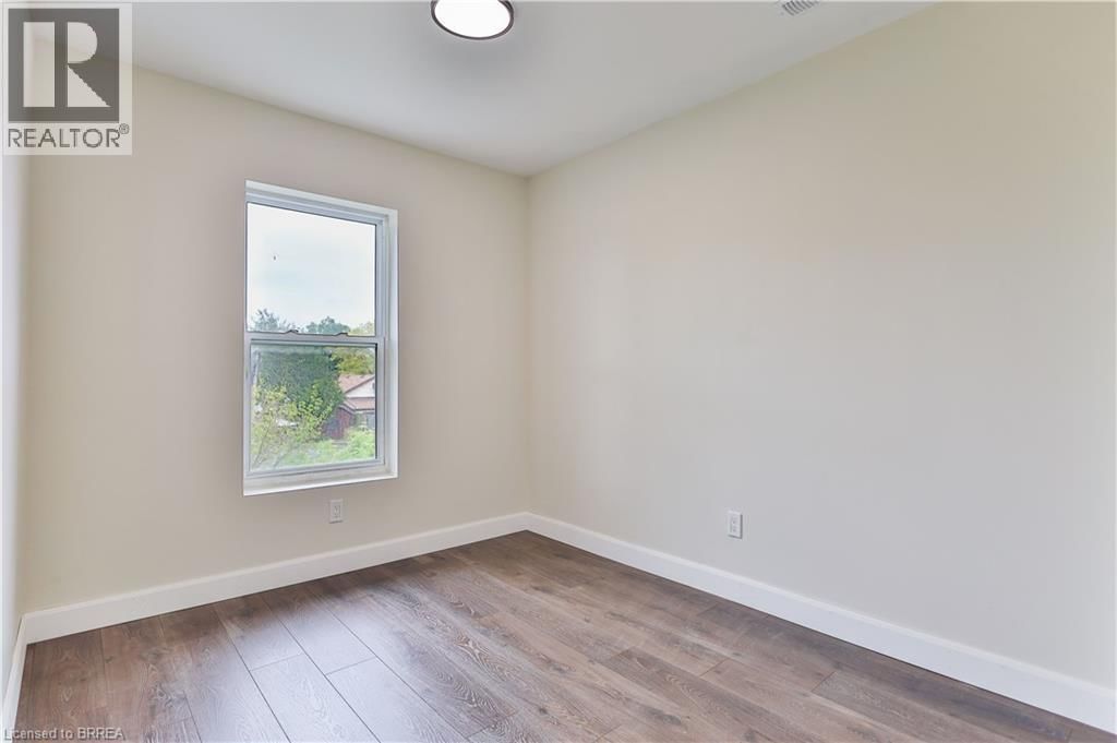 B - 321 DALHOUSIE STREET Image 7