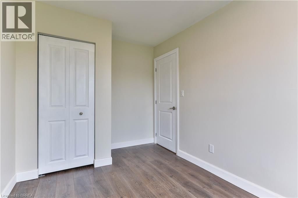 B - 321 DALHOUSIE STREET Image 8