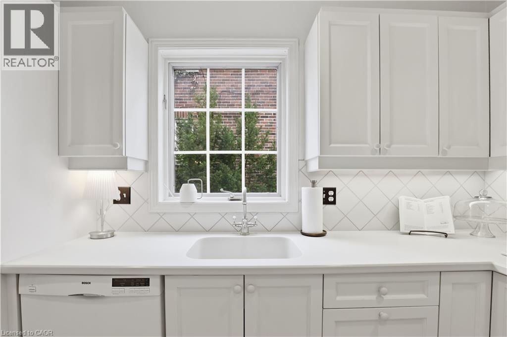 122 DUNBAR ROAD SOUTH Image 10