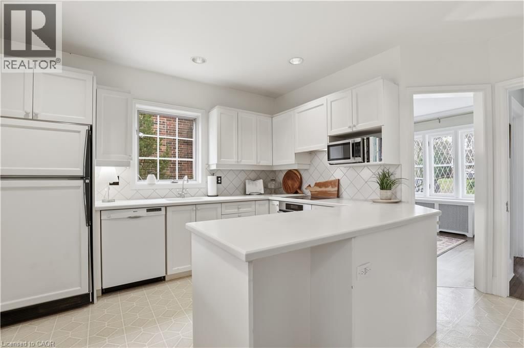 122 DUNBAR ROAD SOUTH Image 8