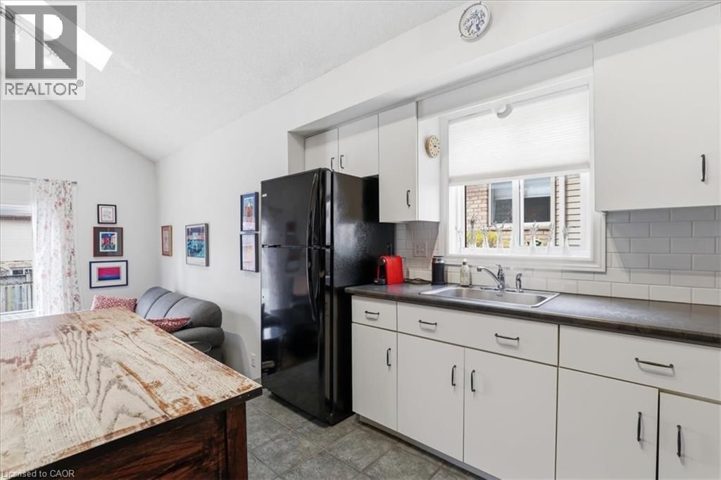 110 MILTON AVENUE Image 12