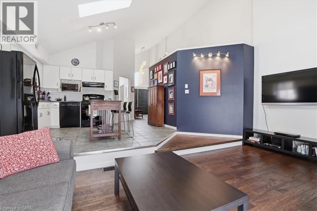 110 MILTON AVENUE Image 18