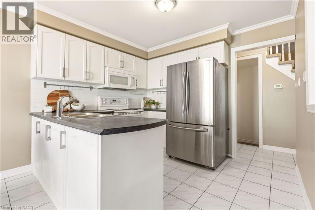 95 THORNLODGE DRIVE Image 10