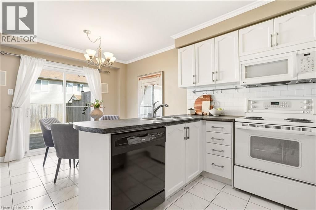 95 THORNLODGE DRIVE Image 11