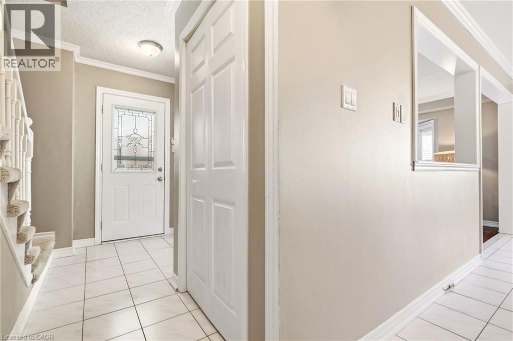 95 THORNLODGE DRIVE Image 3