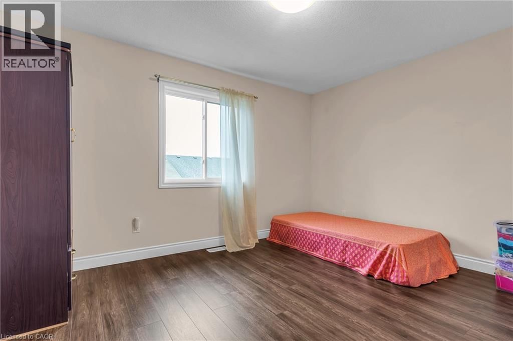 48 CASH CRES CRESCENT Image 21