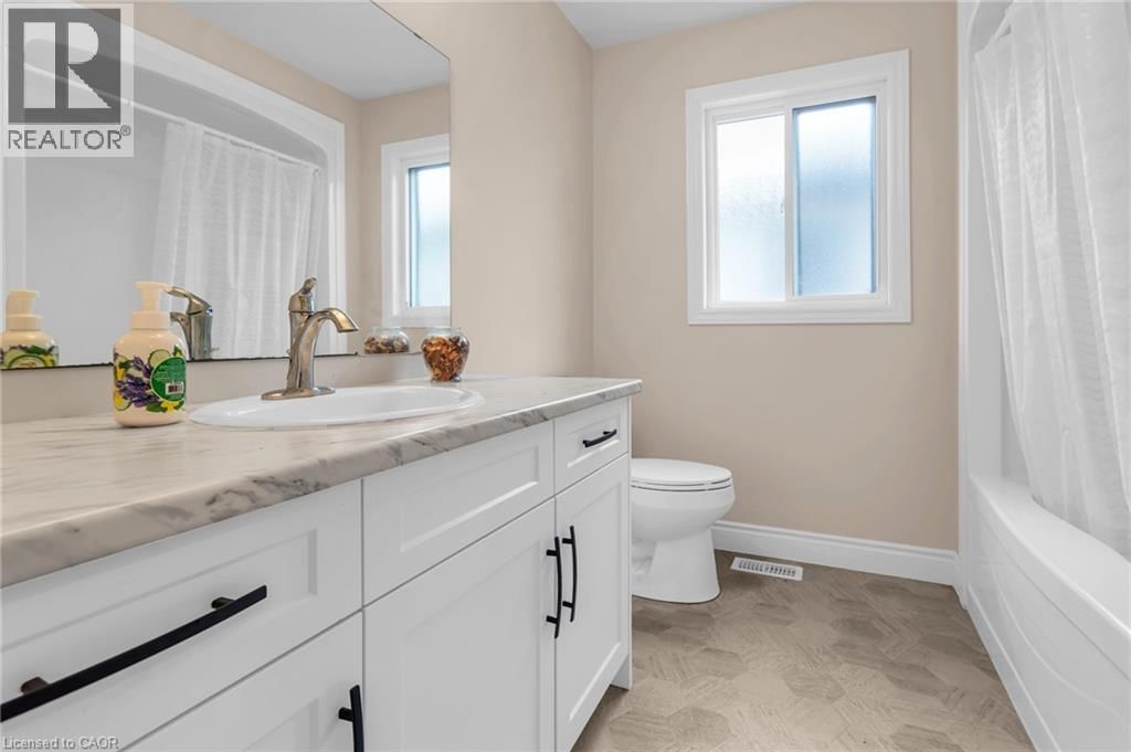 48 CASH CRES CRESCENT Image 23