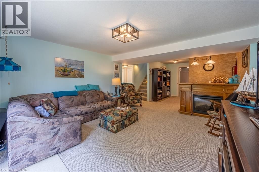 8 - 93 ELMHURST AVENUE Image 13