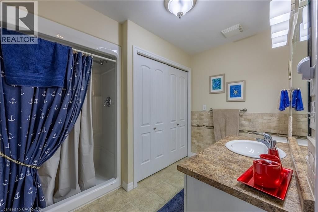 8 - 93 ELMHURST AVENUE Image 17