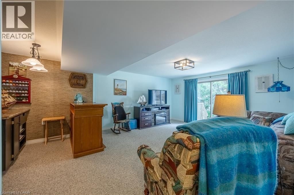 8 - 93 ELMHURST AVENUE Image 18