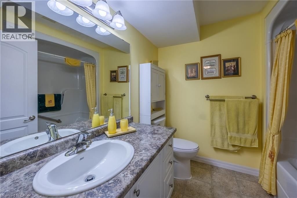 8 - 93 ELMHURST AVENUE Image 25