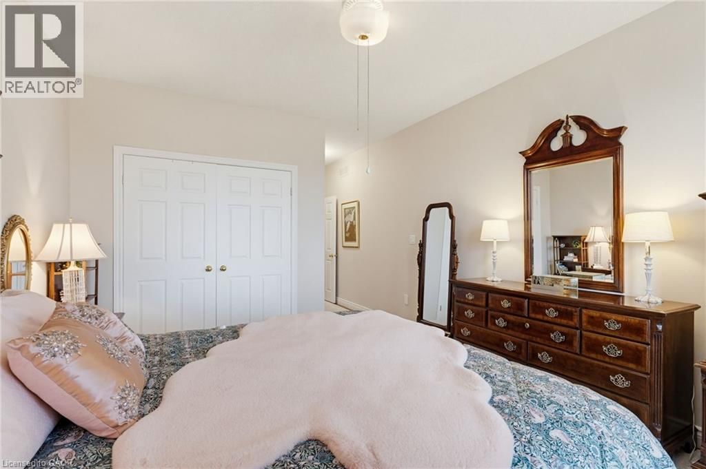 102 NORTHERNBREEZE STREET Image 16