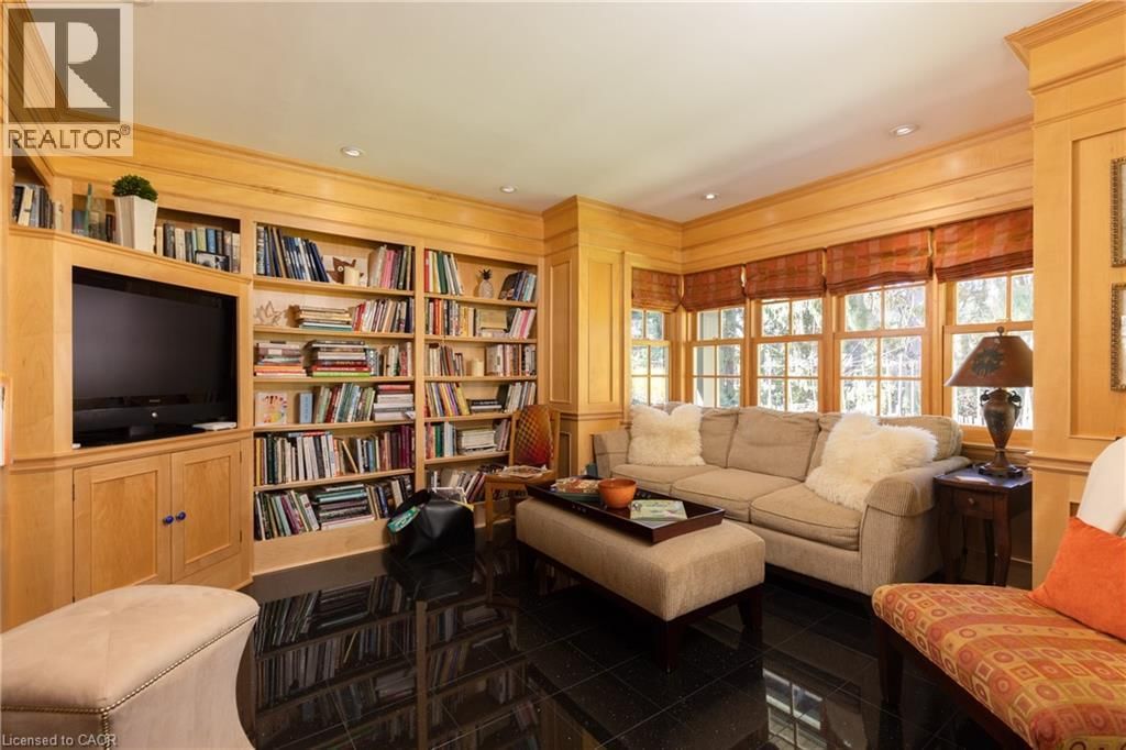 2055 LAKESHORE ROAD EAST Image 14