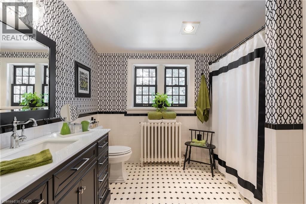 2055 LAKESHORE ROAD EAST Image 19