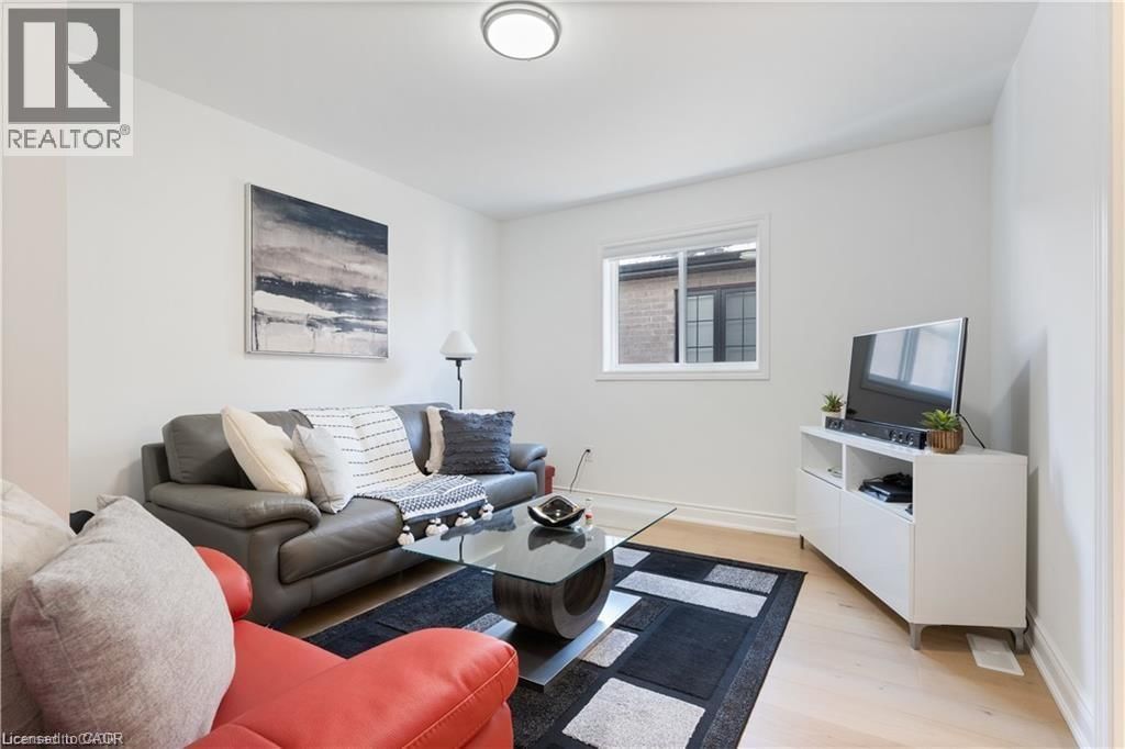 66 CESAR PLACE Image 23