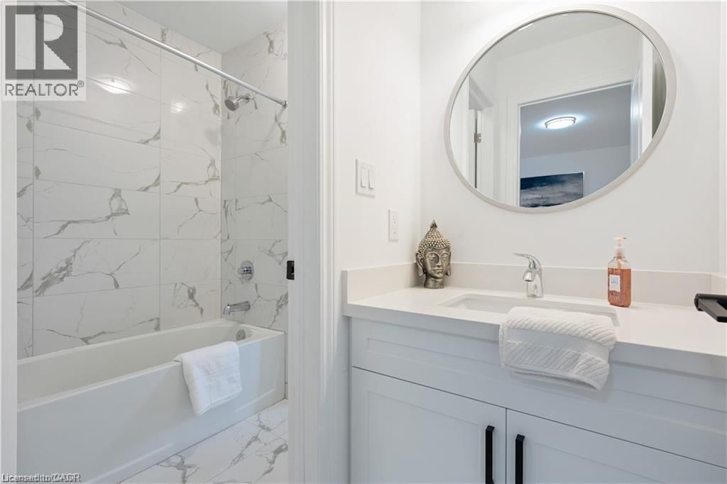 66 CESAR PLACE Image 24