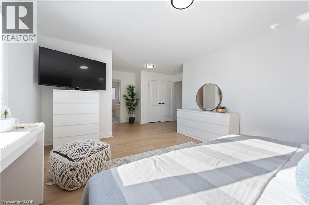 66 CESAR PLACE Image 29