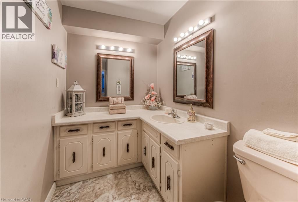 65 TRAILVIEW DRIVE Image 26