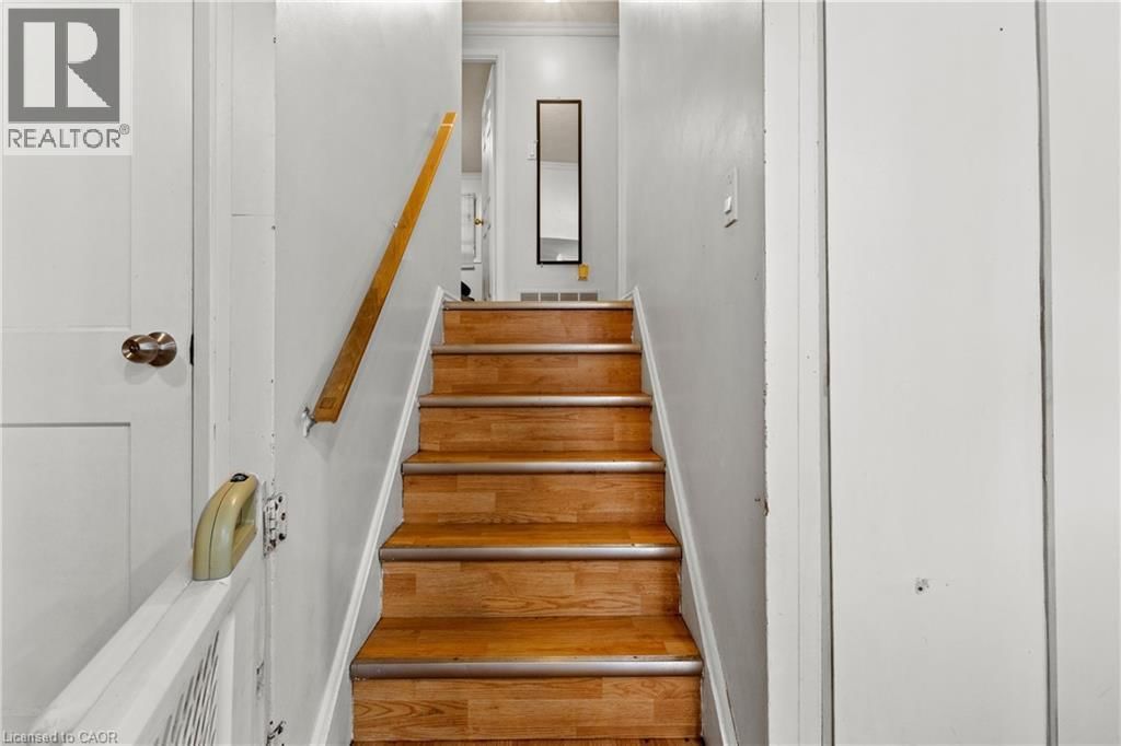 566 GREENHILL AVENUE Image 14