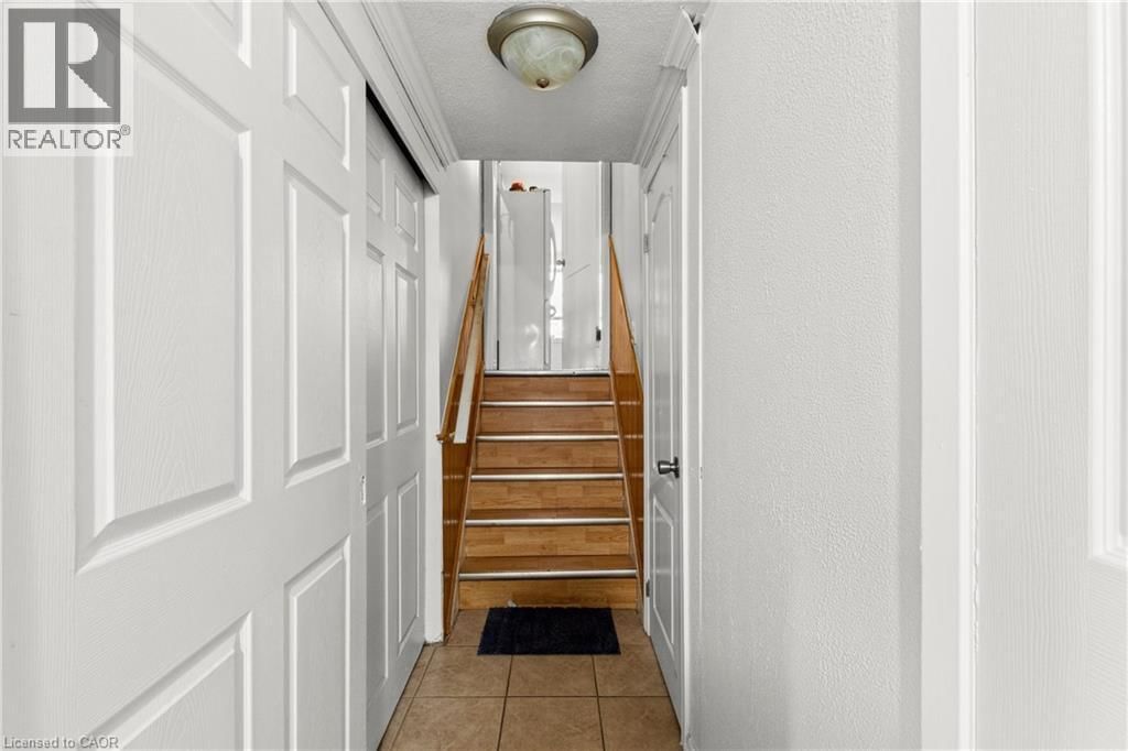 566 GREENHILL AVENUE Image 21