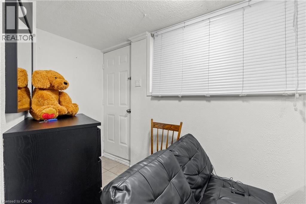 566 GREENHILL AVENUE Image 25