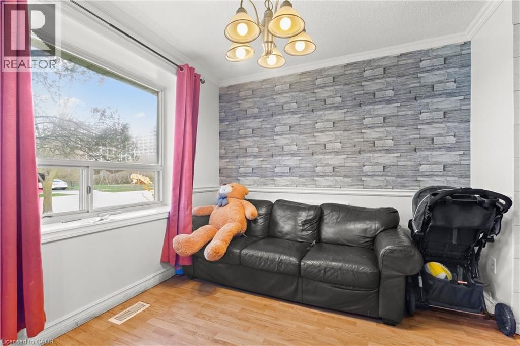 566 GREENHILL AVENUE Image 8