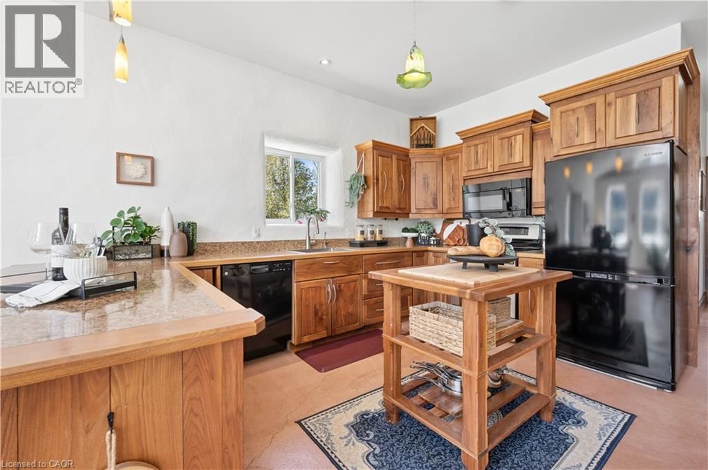 5578 11TH LINE Image 14