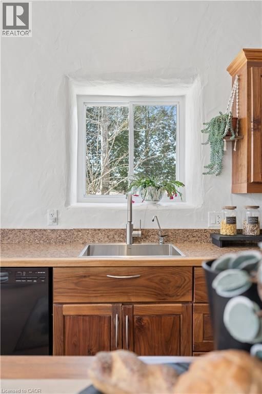 5578 11TH LINE Image 15