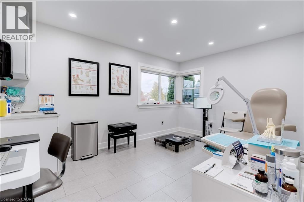 2409 WALKER'S LINE Image 11