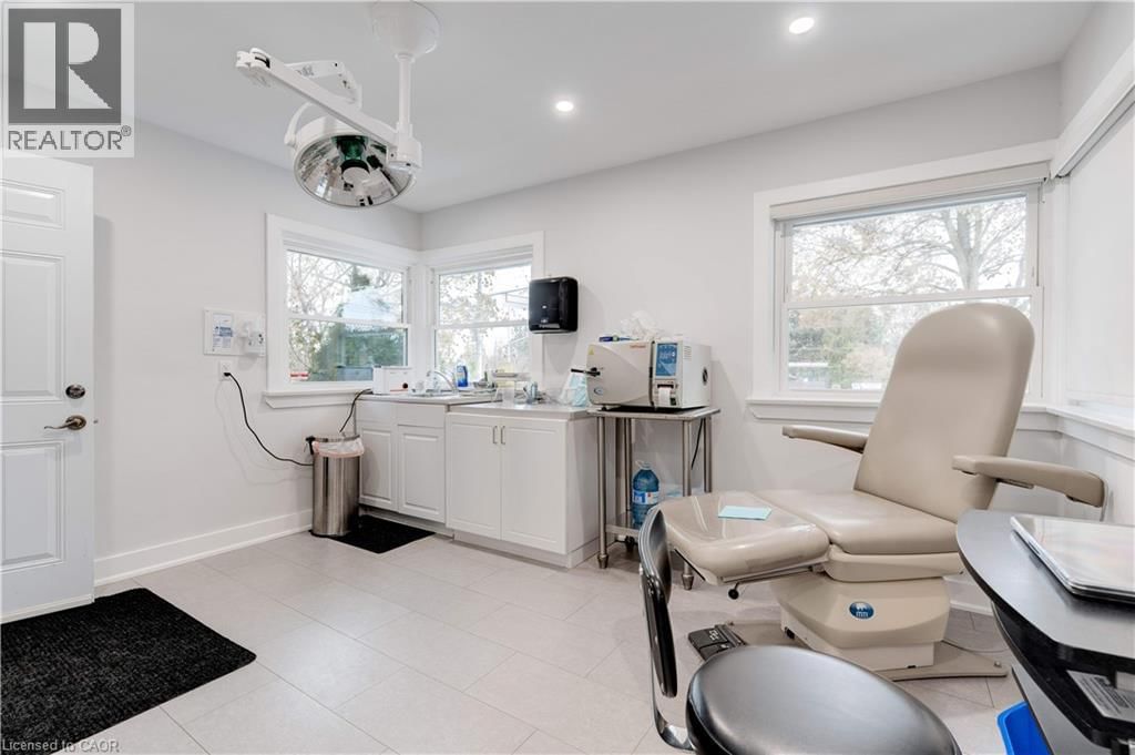 2409 WALKER'S LINE Image 14