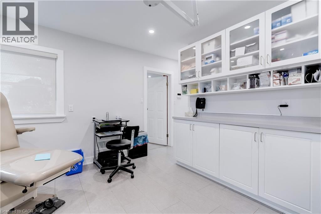 2409 WALKER'S LINE Image 15