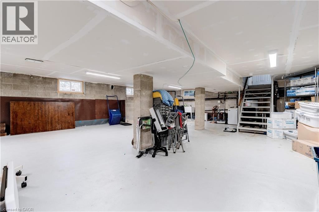 2409 WALKER'S LINE Image 17