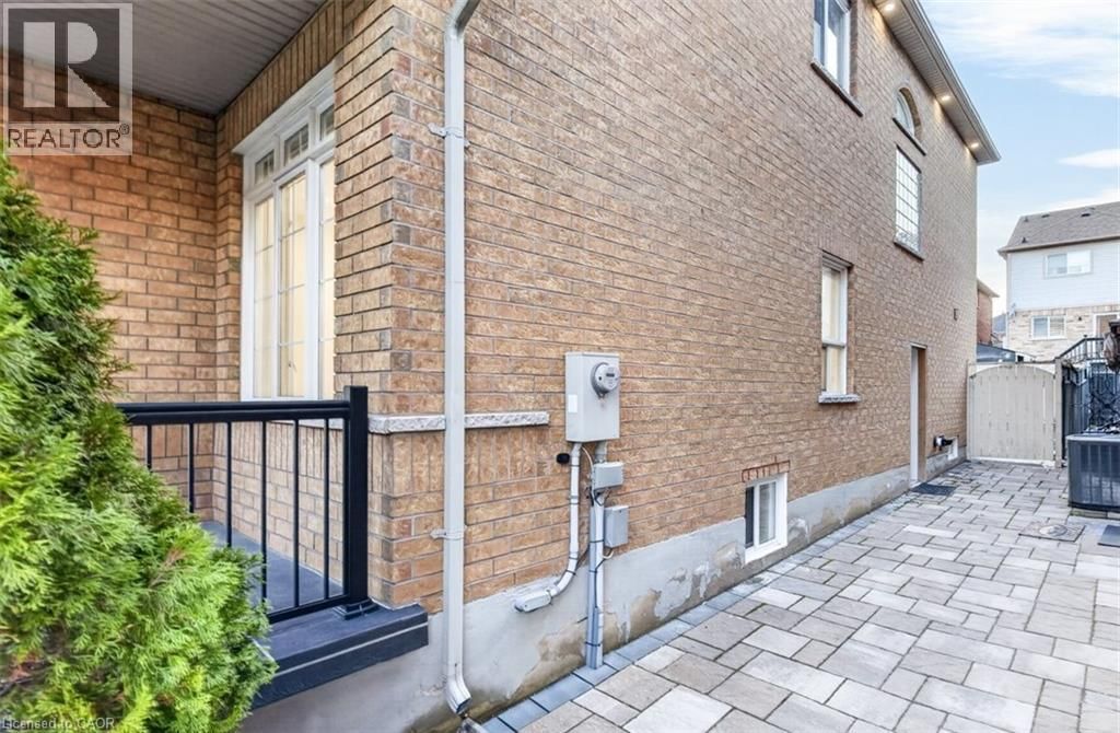 1017 WOODWARD AVENUE Image 27