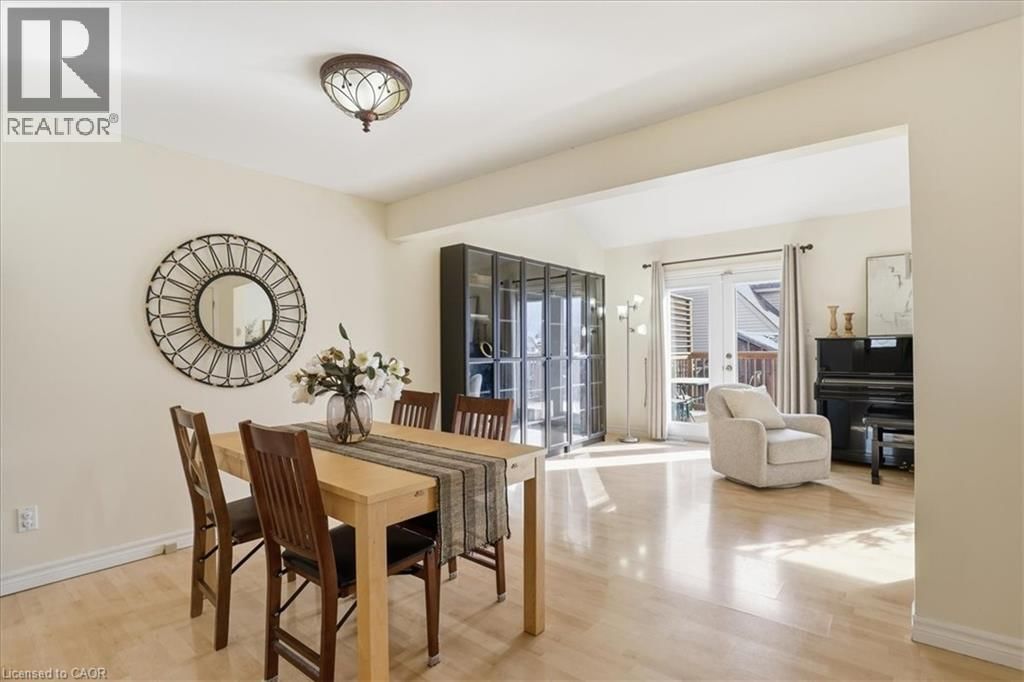 530 ROSEMEADOW CRESCENT Image 11