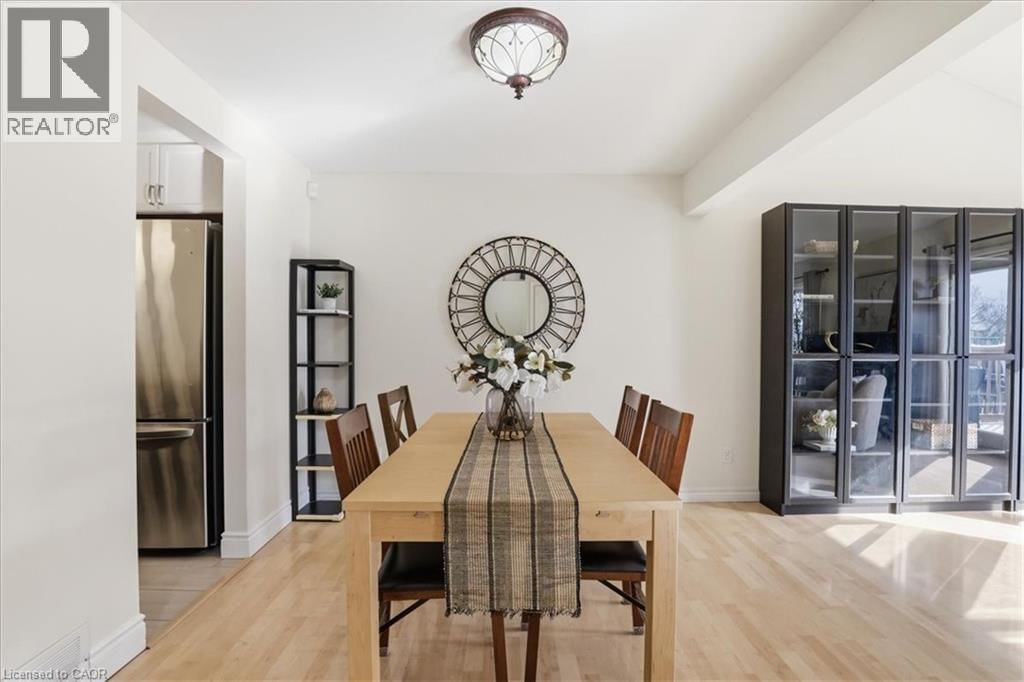 530 ROSEMEADOW CRESCENT Image 12