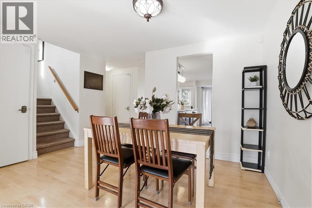 530 ROSEMEADOW CRESCENT Image 13