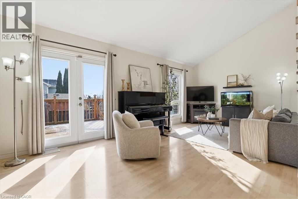 530 ROSEMEADOW CRESCENT Image 14