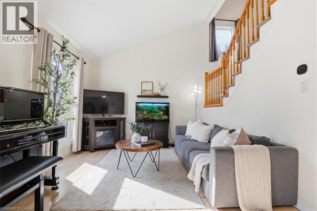 530 ROSEMEADOW CRESCENT Image 15