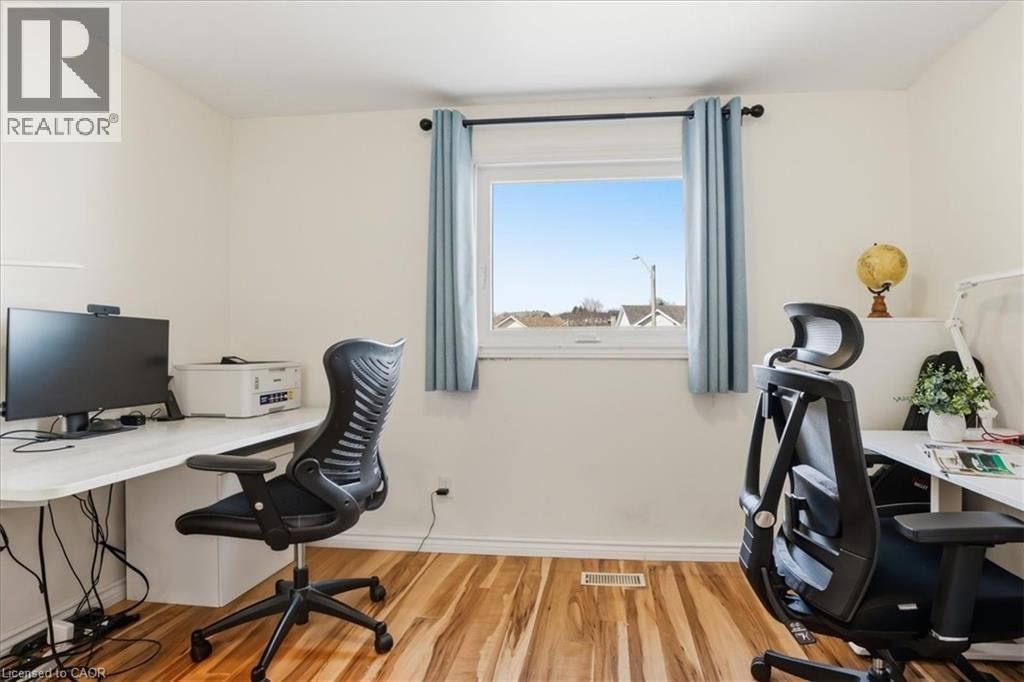 530 ROSEMEADOW CRESCENT Image 26