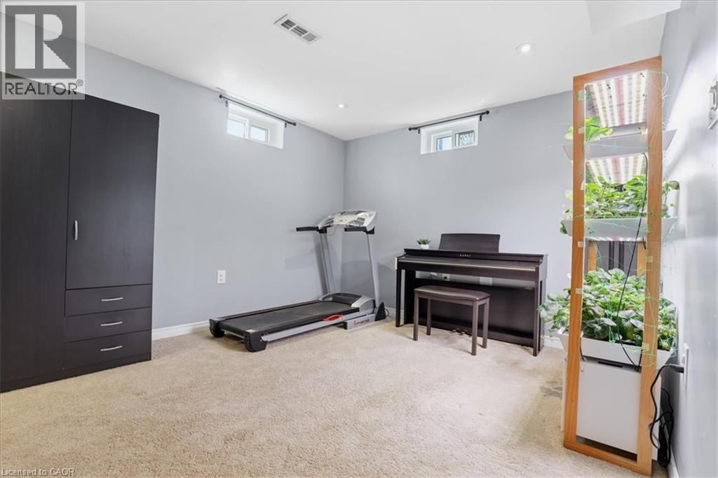 530 ROSEMEADOW CRESCENT Image 31