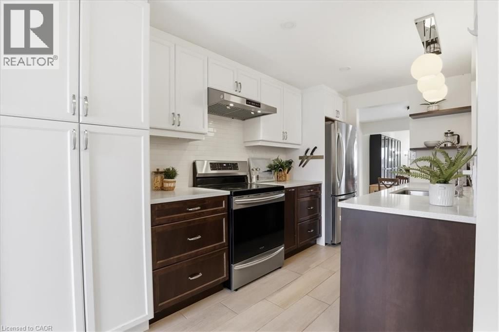 530 ROSEMEADOW CRESCENT Image 4