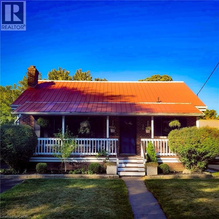 34 CHRISTOPHER DRIVE Image 1