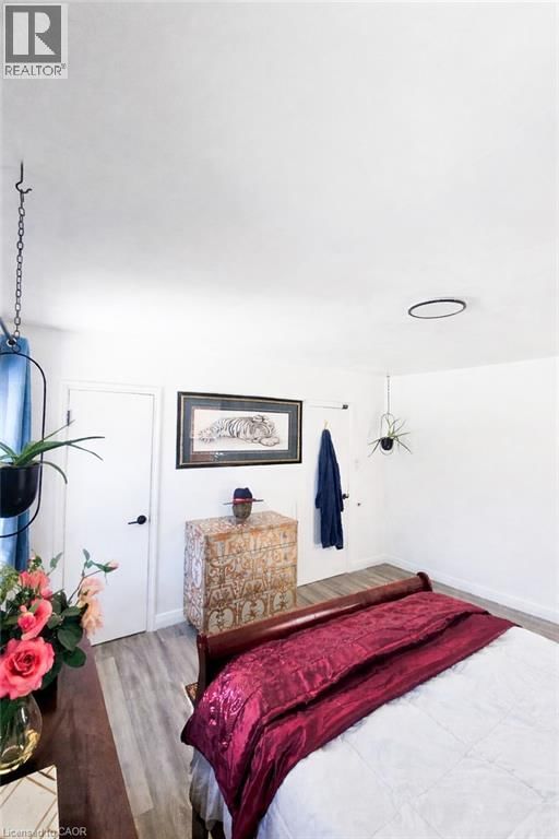 34 CHRISTOPHER DRIVE Image 11