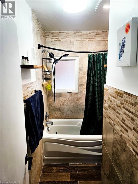 34 CHRISTOPHER DRIVE Image 12